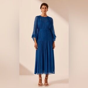 Elegant Blue Chiffon Dress